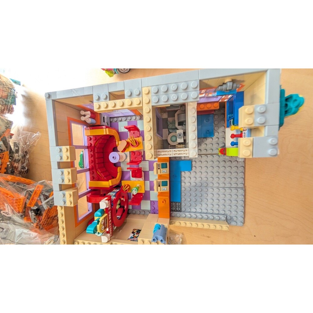 LEGO Icons 10352 The Simpsons: Krusty Burger - New- 2 Minifigs - Picture 11 of 16